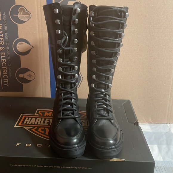 Women’s Harley Davidson Boots - Picture 5 of 10